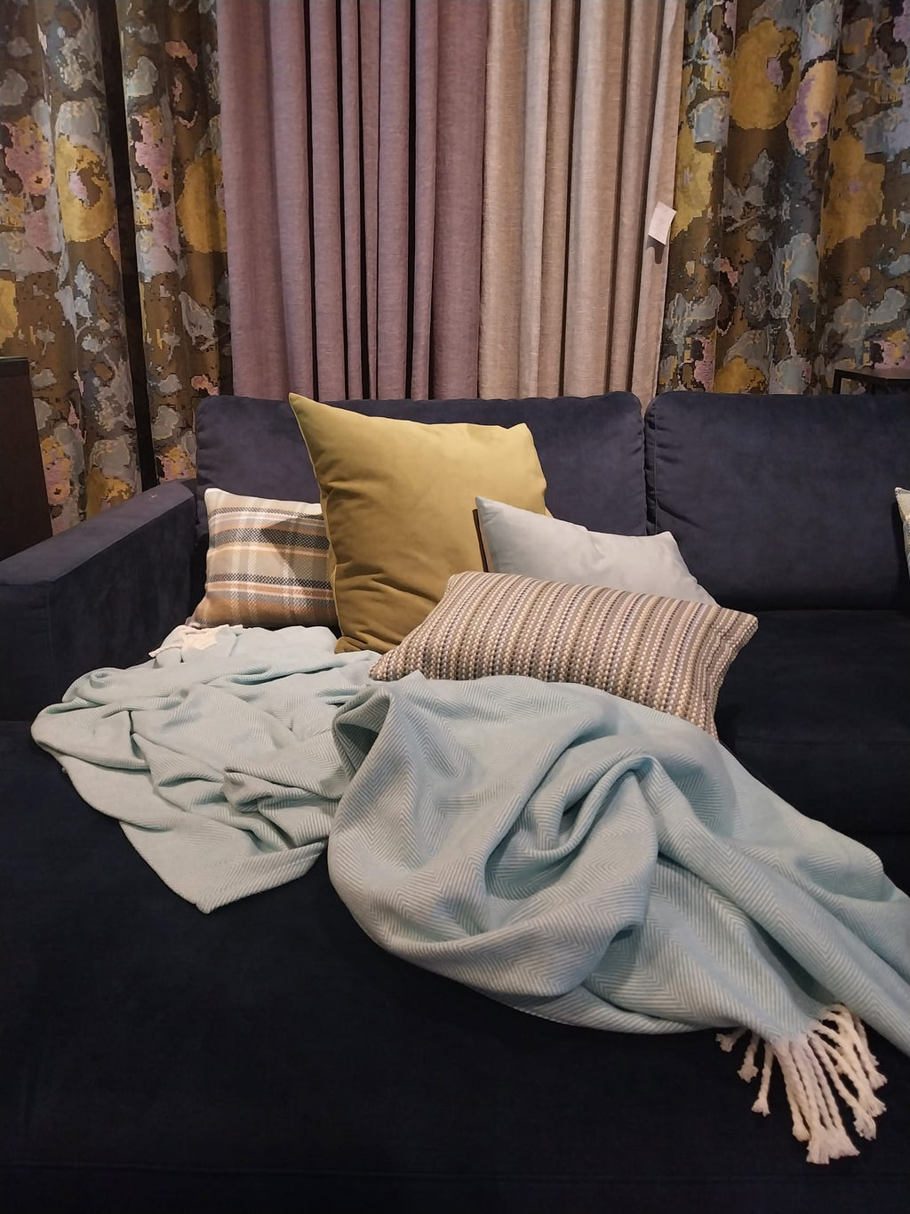 ZAWOH Home - Sofa "Elles". Bezug: Samt Blau
