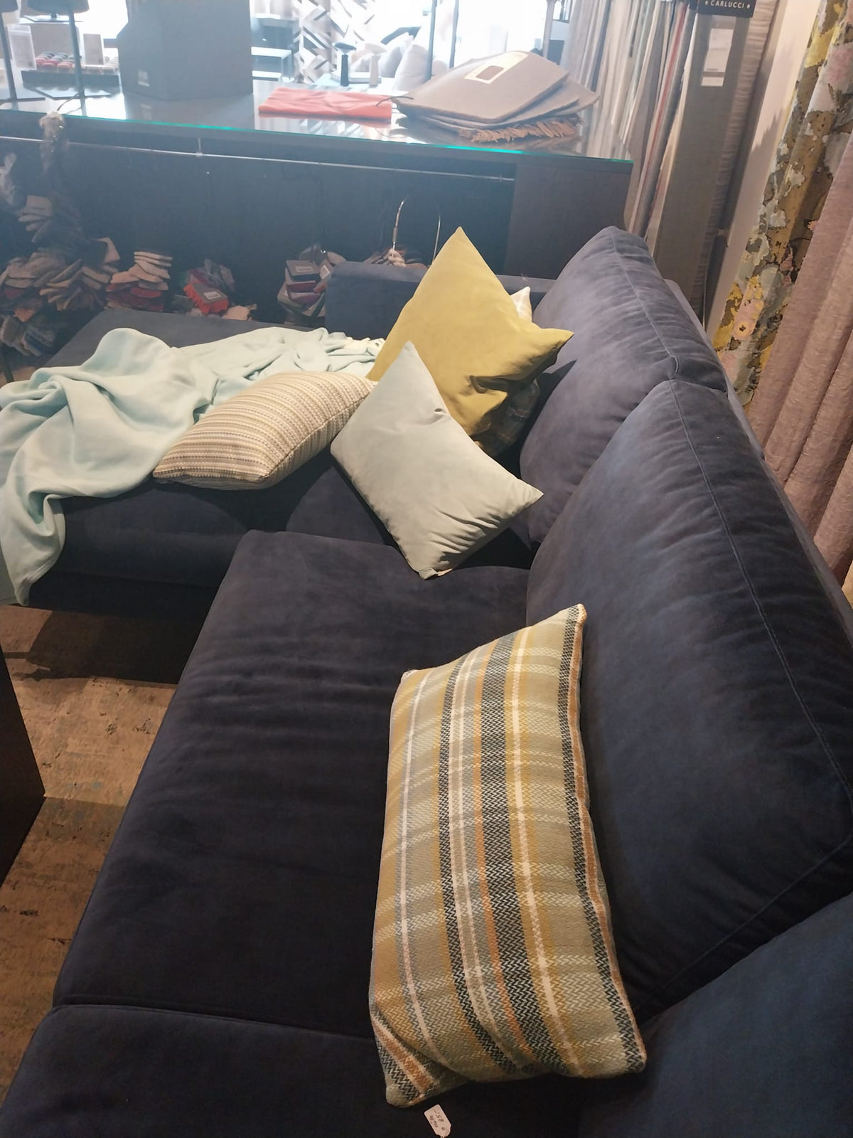 ZAWOH Home - Sofa "Elles". Bezug: Samt Blau