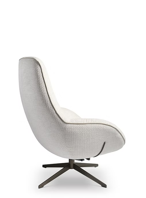 Sessel Momo Light - CHRISTINE KRÖNCKE INTERIOR DESIGN